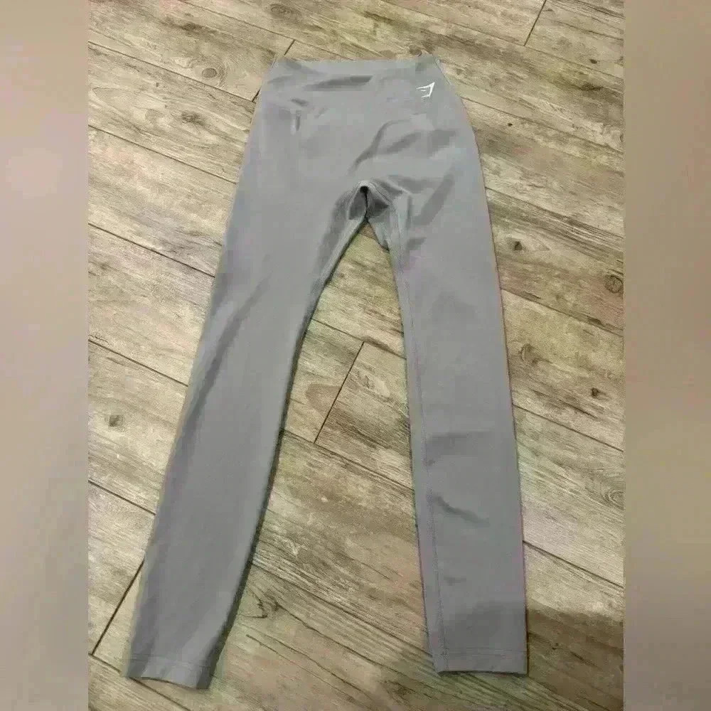 Gymshark light grey active leggings size medium